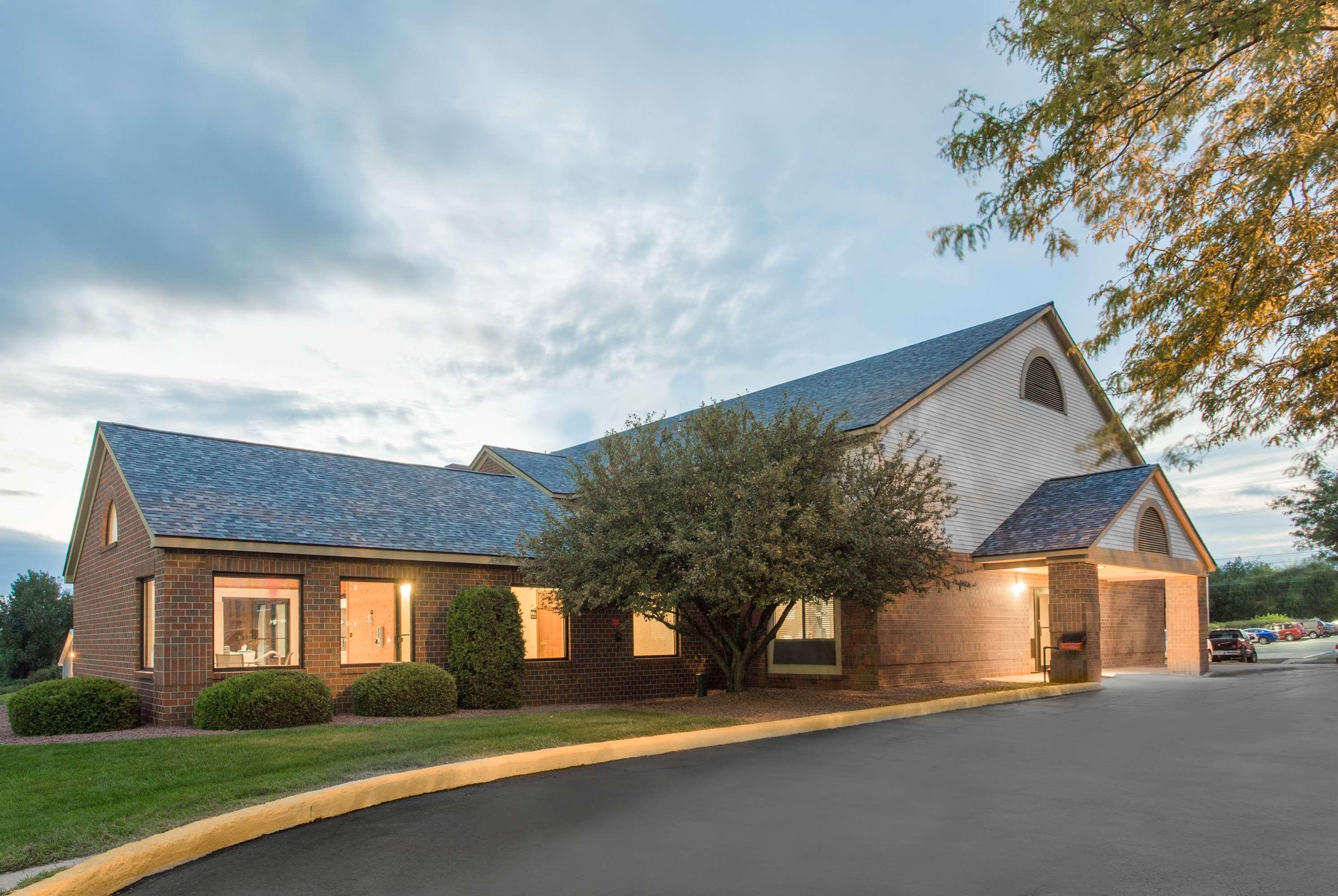 Super 8 By Wyndham Dodgeville Exterior foto